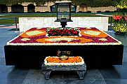 Raj-Ghat-Delhi.jpg