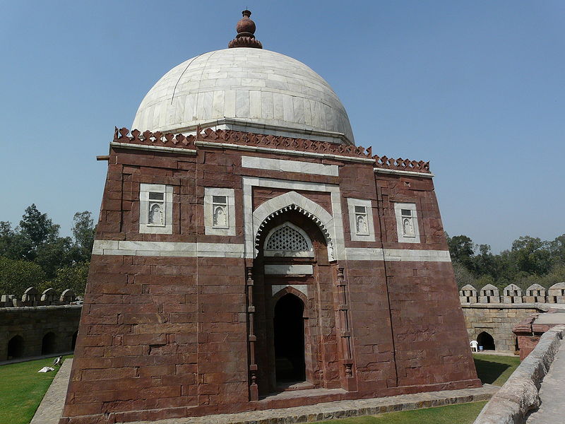 चित्र:Tomb-Of-Ghayasuddin-Tughlak-2.jpg