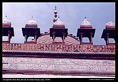 Inscriptions-From-Quran-On-Jama-Masjid.jpg