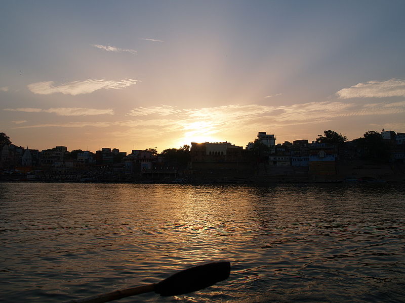 चित्र:Sunset -Varanasi.jpg