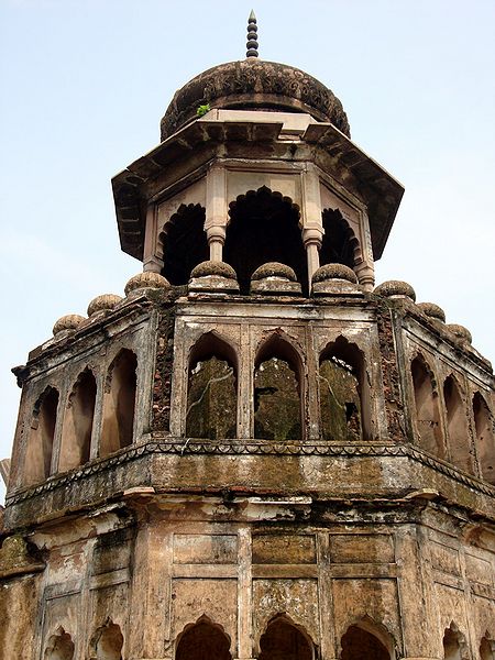 चित्र:Rumi-darwaza-lucknow.JPG