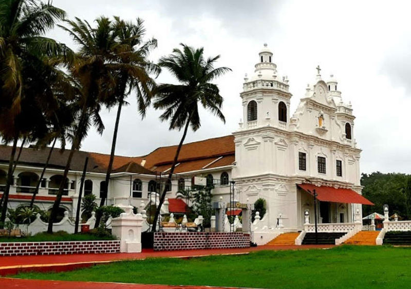 चित्र:St-Alex-Church.jpg