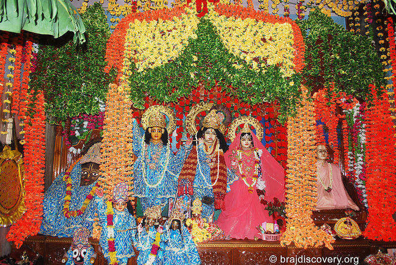 चित्र:Radha-Krishna-Balarama-Janmbhumi-Mathura-2.jpg