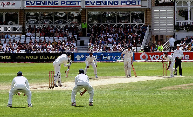 चित्र:Test-Cricket.jpg