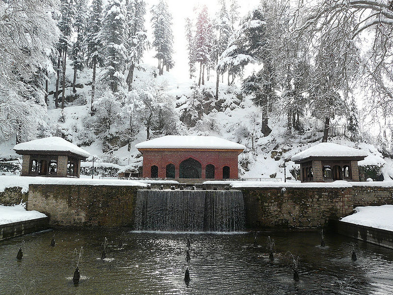 चित्र:Mughal-Garden-Achabal-2.jpg