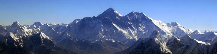 माउंट एवरेस्ट का विहंगम दृश्य