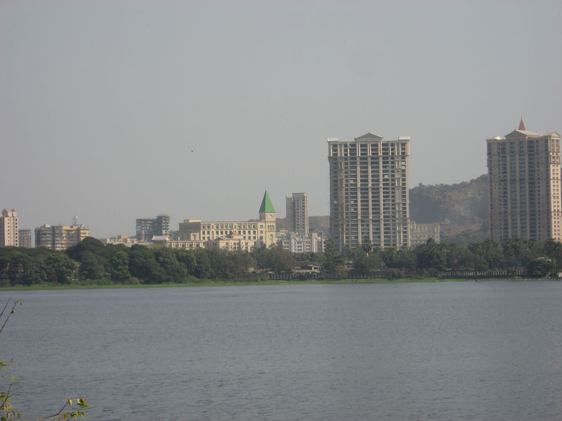चित्र:Powai Lake-7.jpg