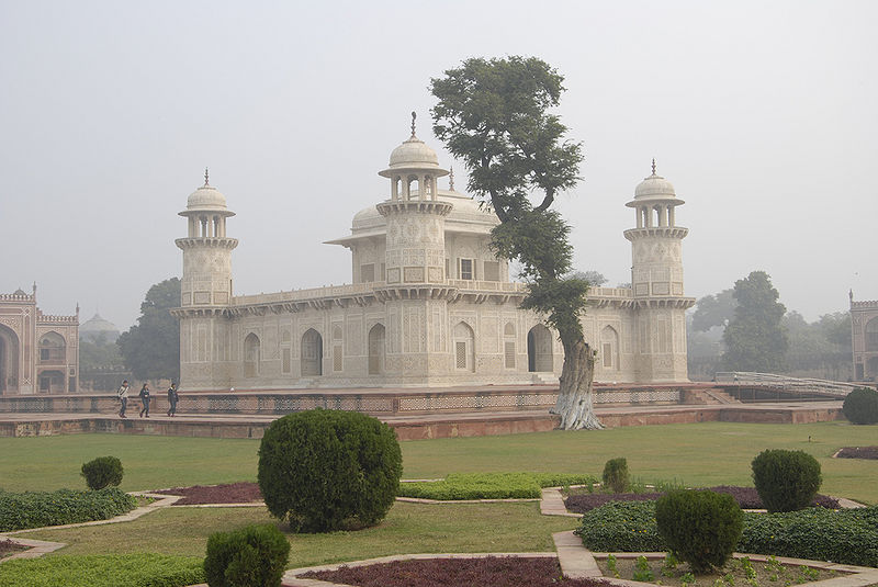 चित्र:Itimad-Ud-Daulah.jpg
