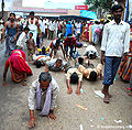 गुरु पूर्णिमा पर दंडौती लगाते श्रद्धालु, गोवर्धन Devotees Doing Dandauti Parikrama On Guru Purnima, Govardhan