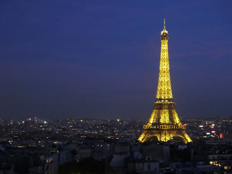 चित्र:Eiffel-Tower-Paris.jpg