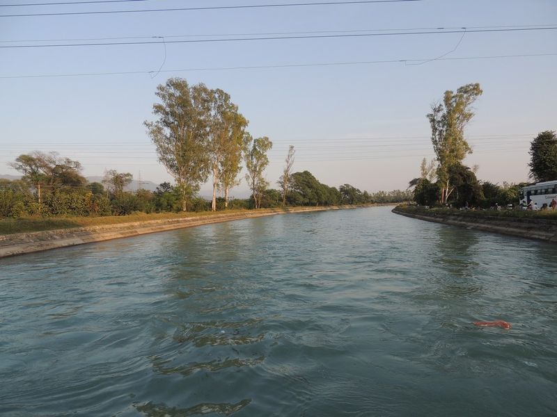 चित्र:Indira-Gandhi-Canal.JPG