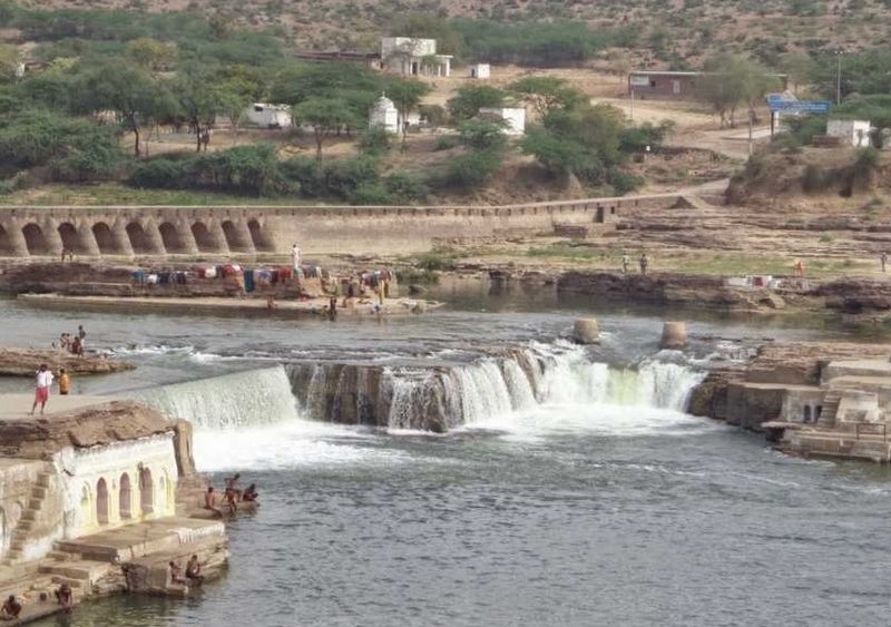 चित्र:Sankua-Waterfall.jpg