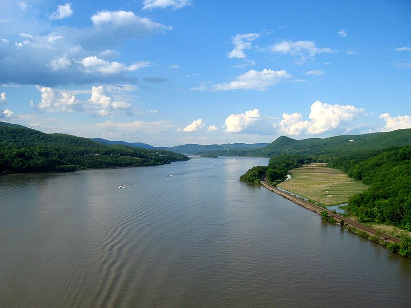 चित्र:Hudson-River.jpg