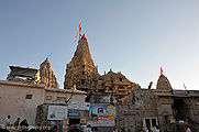 Dwarkadhish-Temple-Gujarat.jpg