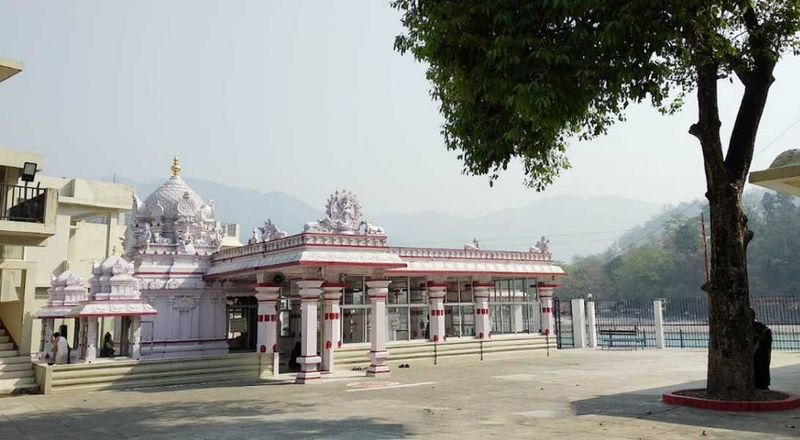चित्र:Swami-Dayananda-Saraswati-Ashram-Rishikesh.jpg