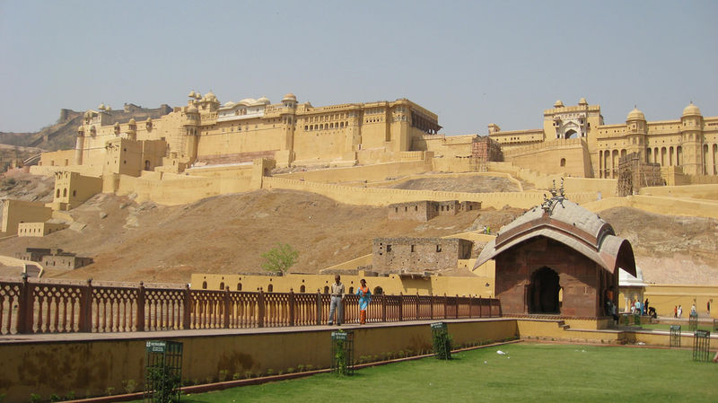 चित्र:Amber-Fort-Jaipur-7.jpg