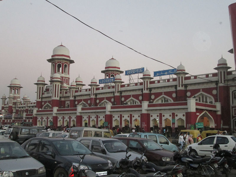 चित्र:CharBagh-Lucknow-Station-1.jpg