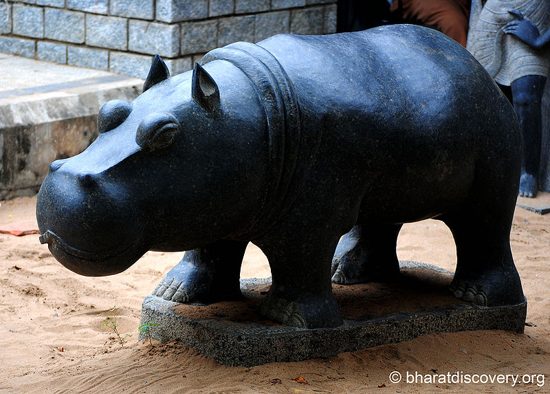 चित्र:Rhinoceros-Mahabalipuram.jpg