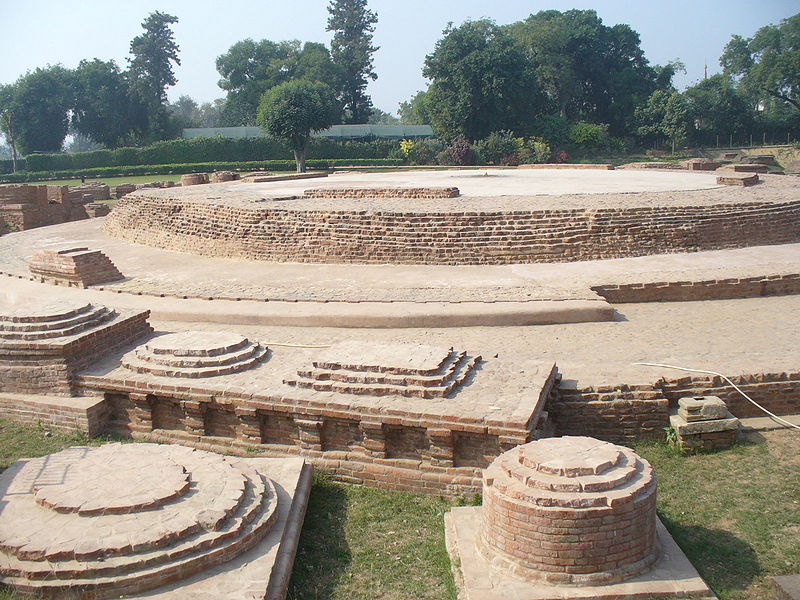 चित्र:Dharmarajika-Stupa-Sarnath.JPG