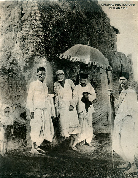 चित्र:Shirdi-Sai-Baba-2.jpg