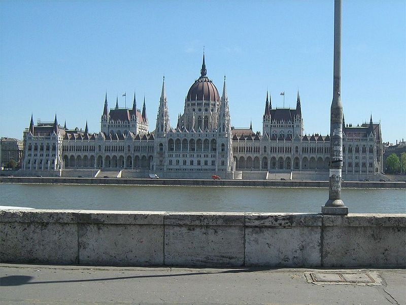 चित्र:Budapest-1.jpg
