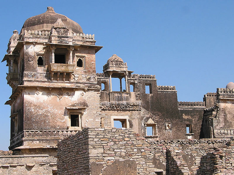 चित्र:Rana-Khumba-Palace-Chittorgarh.jpg
