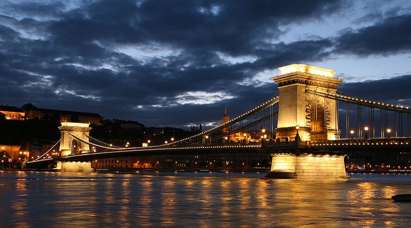 चित्र:Budapest-3.jpg