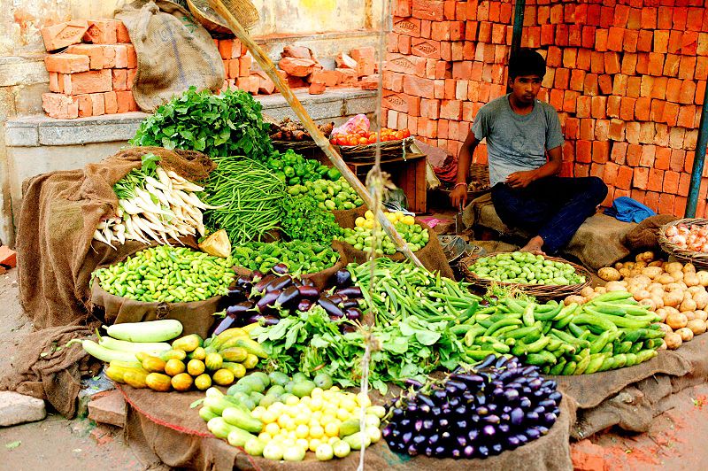 चित्र:Market-Varanasi-3.jpg