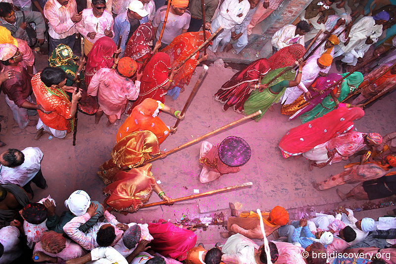चित्र:Lathmar-Holi-Barsana-Mathura-19.jpg