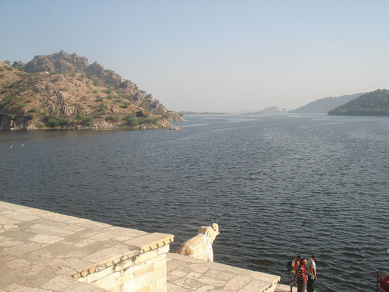 चित्र:Dhebar-Lake-1.jpg