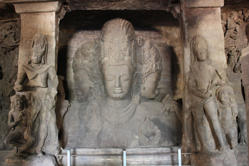 चित्र:Elephanta-Caves-Trimurti.jpg