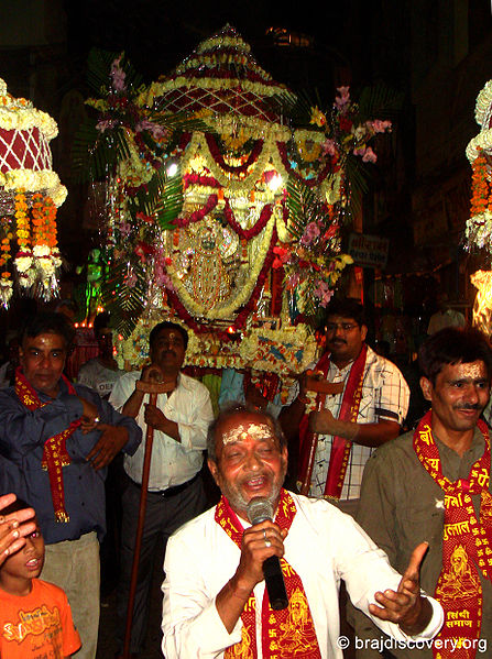 चित्र:Jhulelal-Jyanti-Mathura-2.jpg